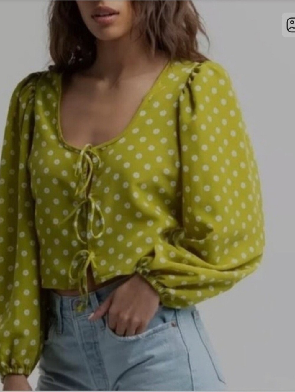 💚🌼NWT Levi's Green Floral Tie Front Blouse with puff sleeves, Size Medium 🌼💚
